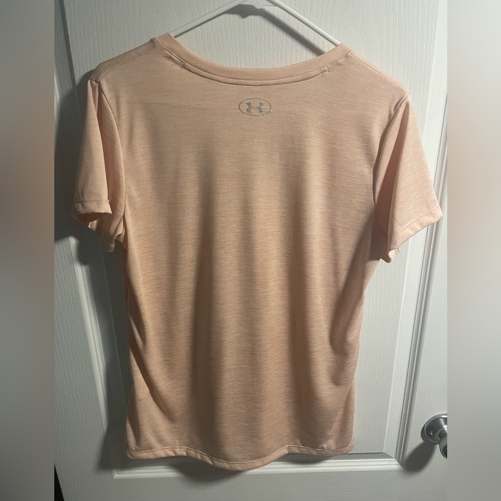 Under Armour Women's Heather Peach V-Neck Lightweight Heat Gear Loose Fit Top, M - Picture 9 of 9
